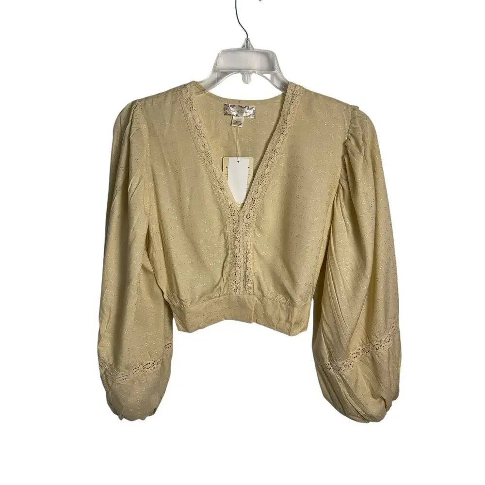 Band of the Free Brie Light Camel Long Sleeve Top Lace Insets Small‎ NWT